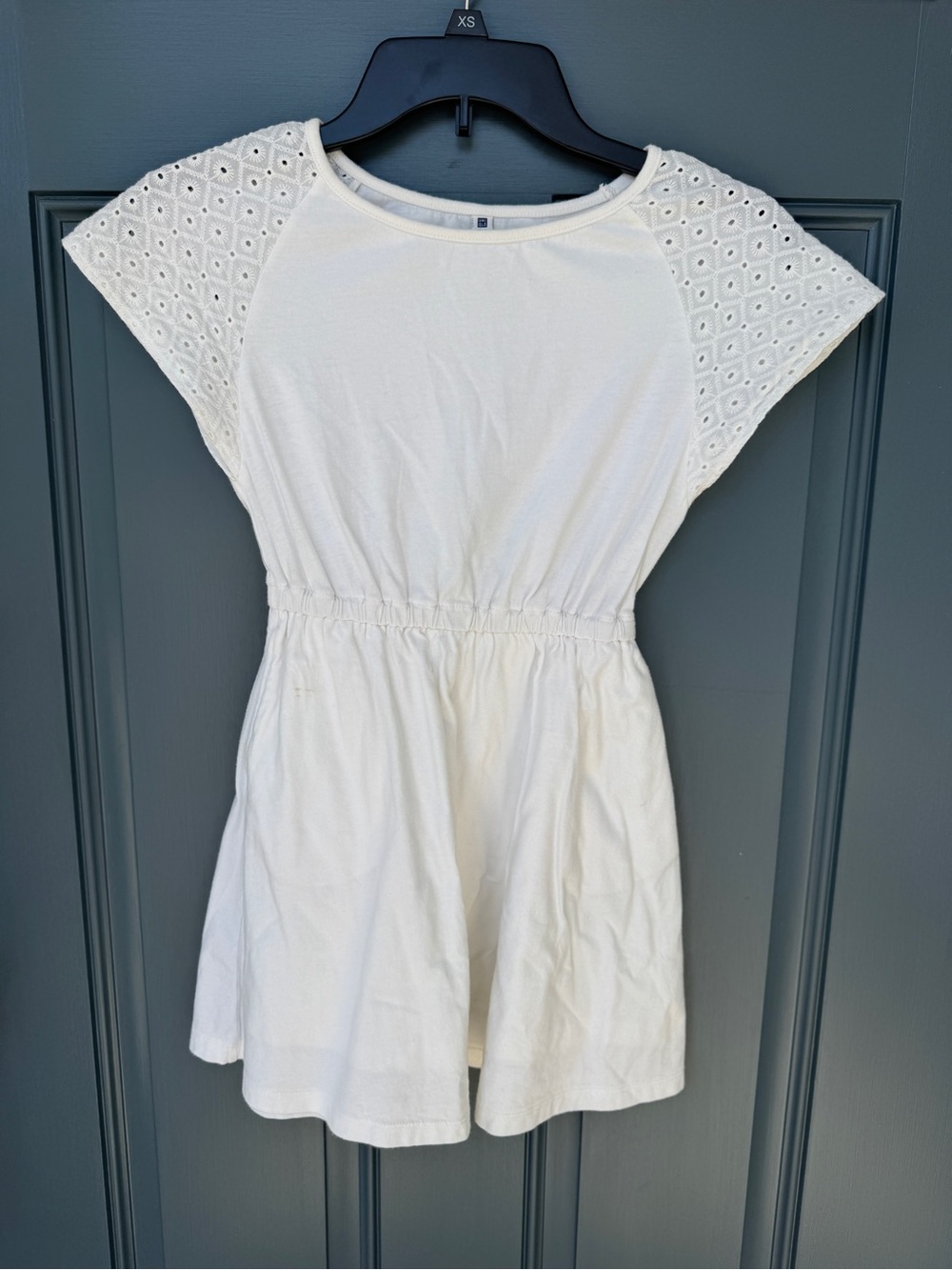 Uniqlo Cream Short Sleeve Tee